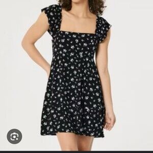 Hollister Black and White Floral Dress